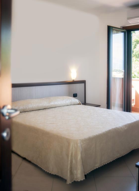 Residence Gli Ulivi Di Eolo Sapri Habitación foto