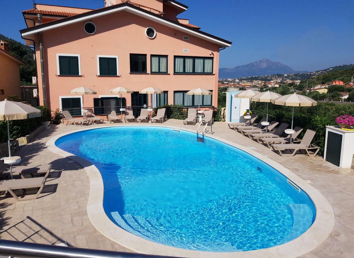 Residence Gli Ulivi Di Eolo Sapri Exterior foto